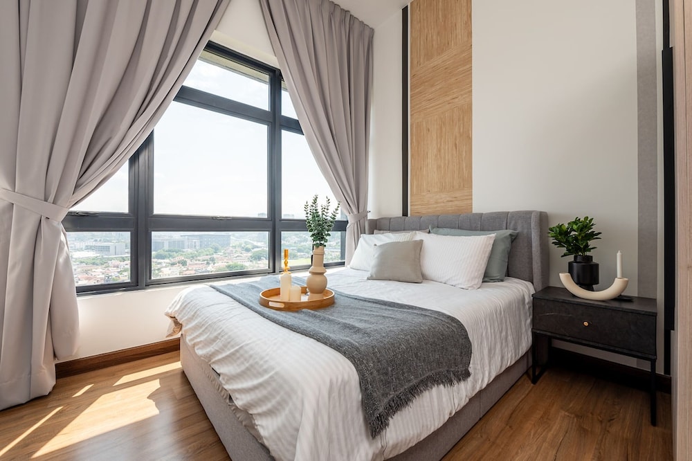 Astoria Ampang Condotel by Emily in Town
