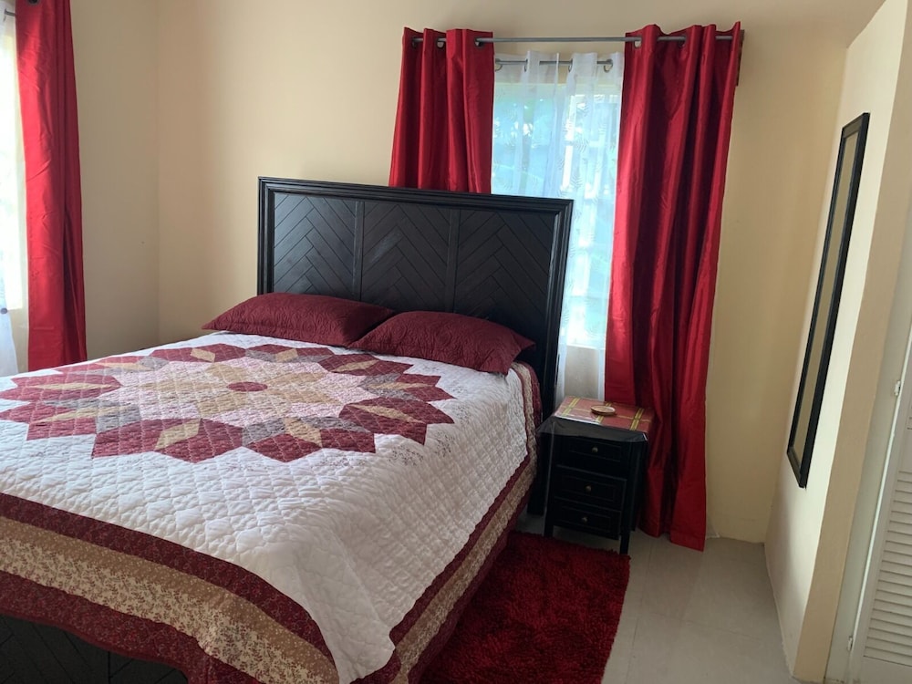 Quiet 2-bed Property Within the Centre of City view 4
