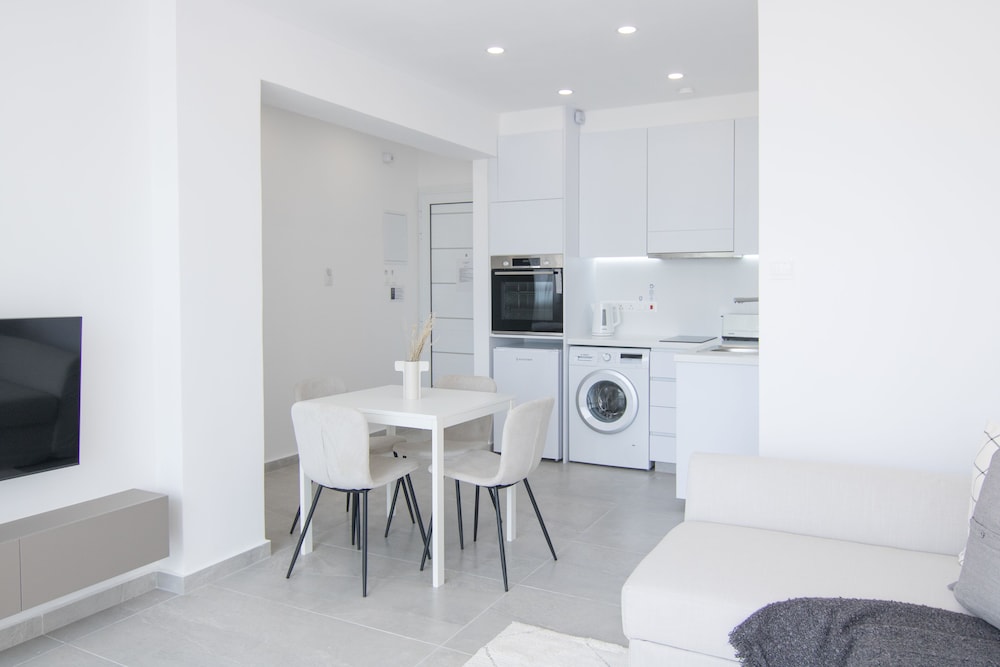 Limnaria 134: Seaview Modern Flat