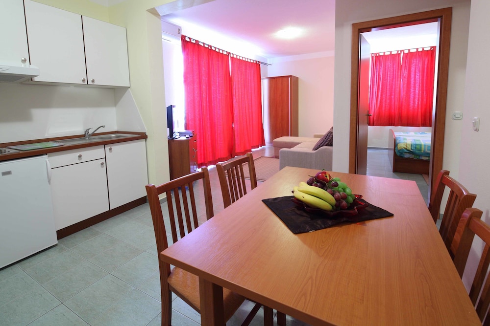 Apartments Vila Adrijana and Fitness Studio Wolf
