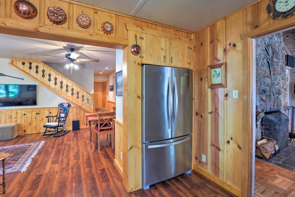Kings Beach Lodge w/ Hot Tub  Lake Tahoe Views! - Property Image 12