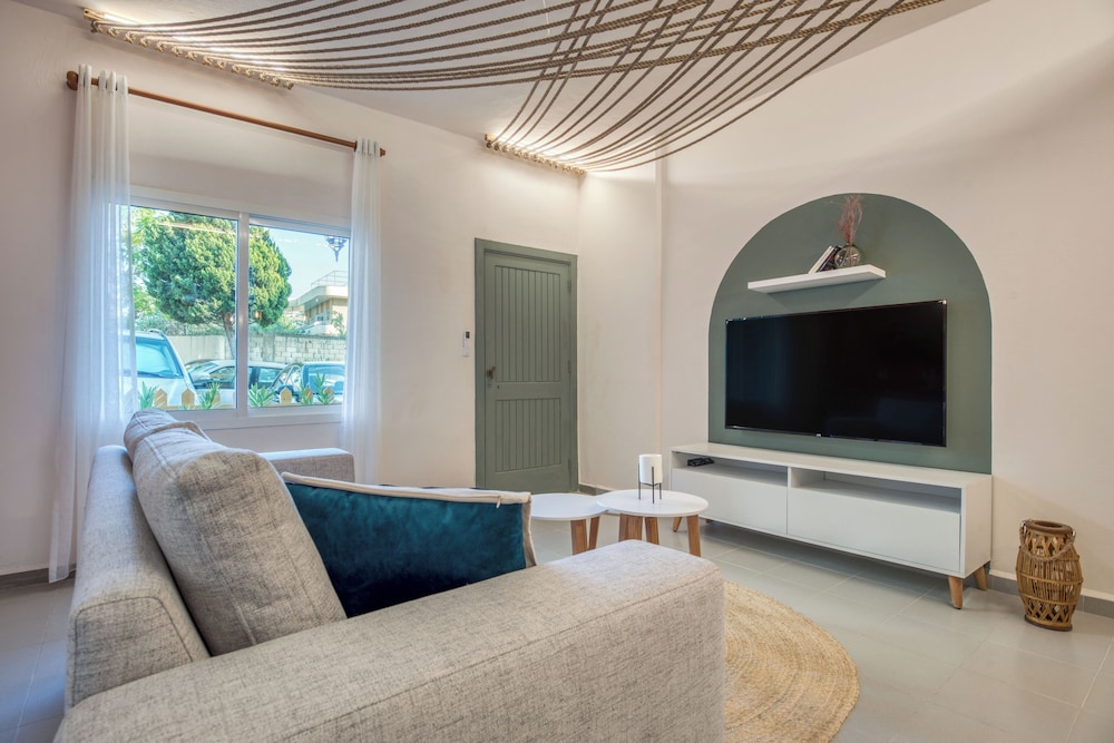 Natura Studio & Balcony in Batroun