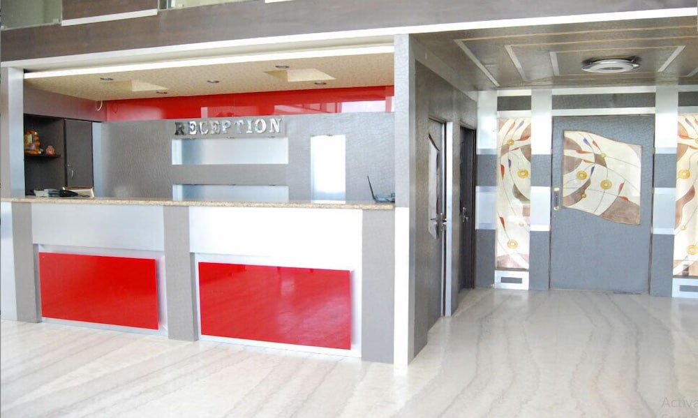 Jypore Saffron Inn & Suites
