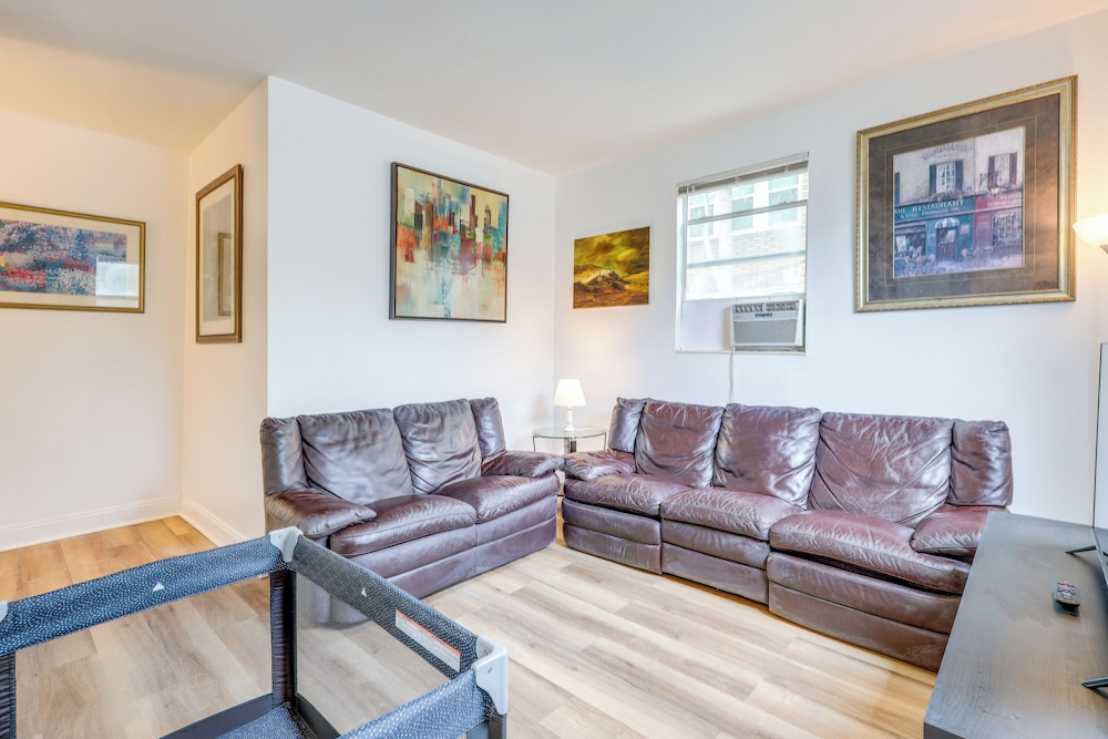 Walk to Food & Art: Condo in Historic Riverside