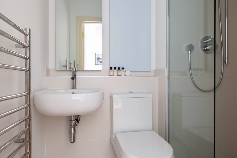 Bury Place by Onefinestay
