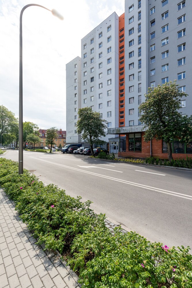 Port View Apartment by Renters view 3
