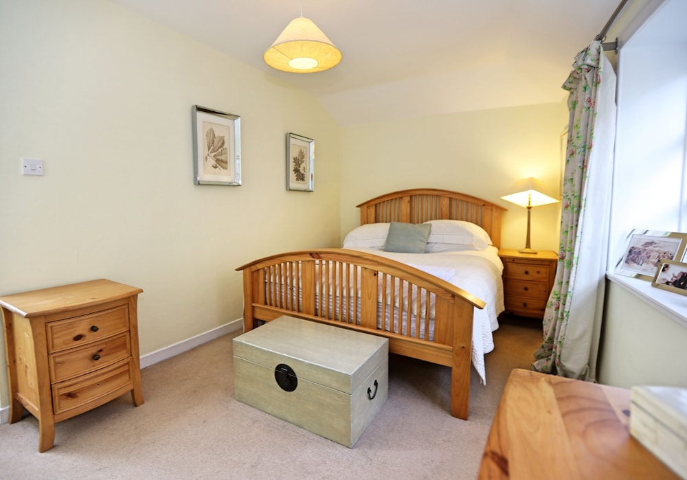 Wonderful Central Edinburgh Apartment view 2