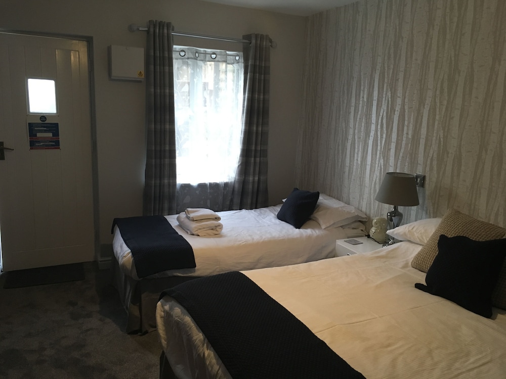 The Bluebell Inn and Lodge