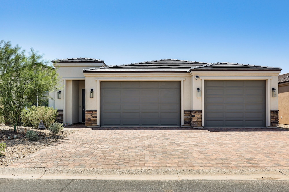 3 Mi to Colorado River: New-build Family Home!