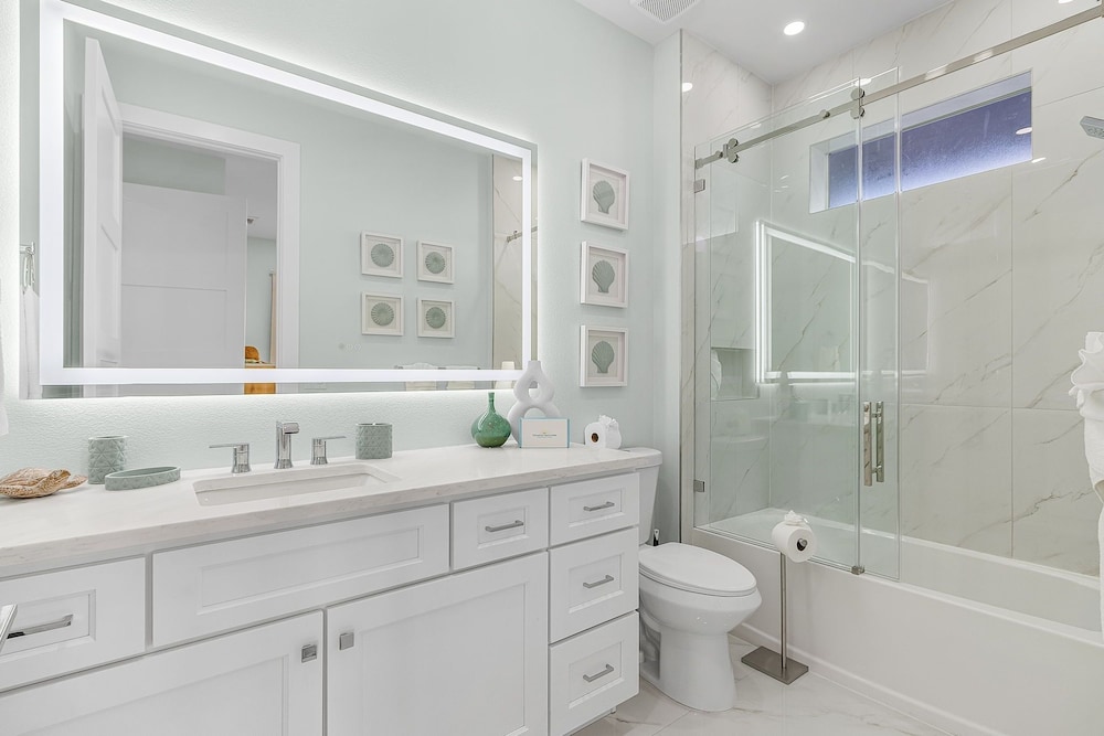 141 Brand New Luxury 6br/6ba Build W/ Heated Pool! 6 Bedroom Home