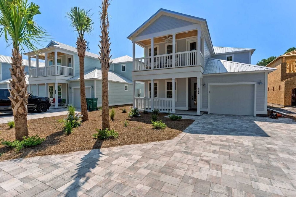 Chic Shack by Avantstay Private Pool, Walk to Beach, Sleeps 13!