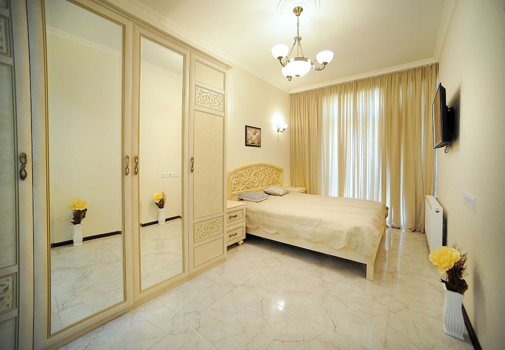 Apartment on Kostava str. view 3