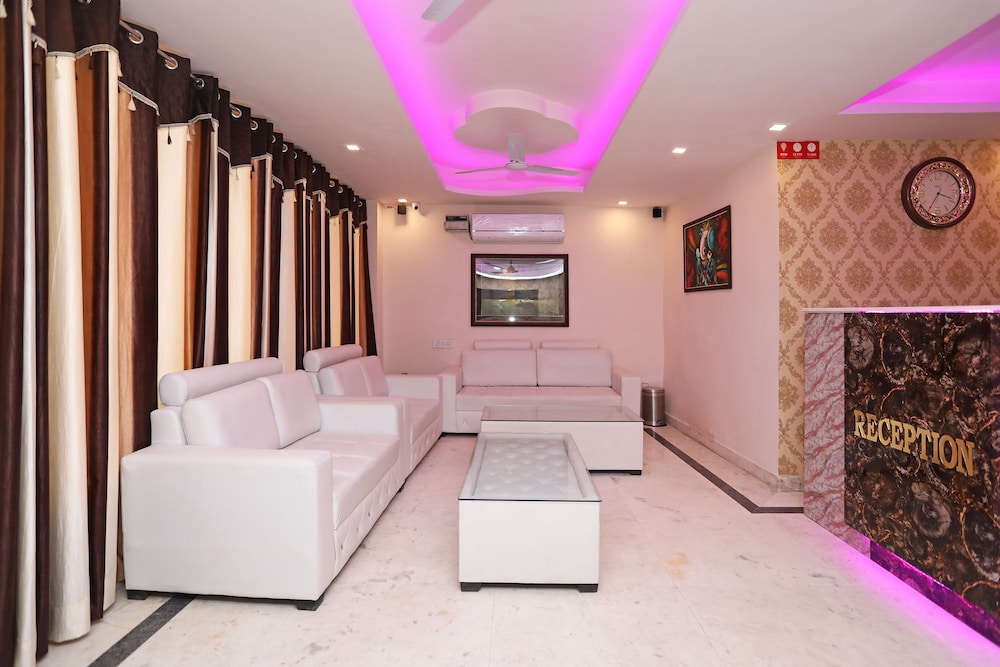 OYO 10558 Hotel Qlark