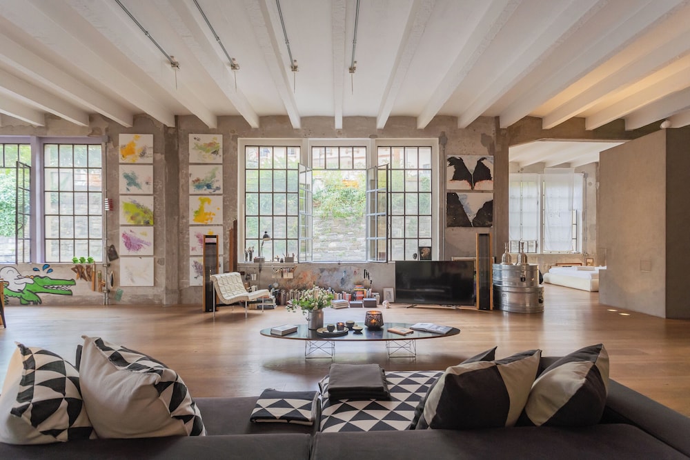 Design Loft With Private Parking by Rent all Como