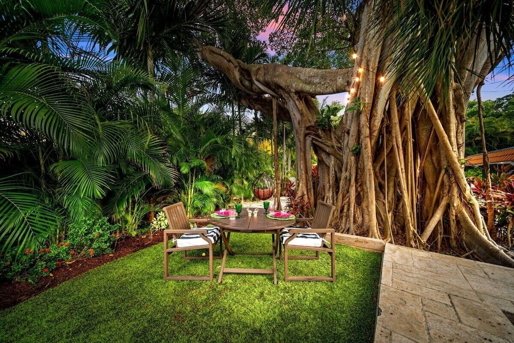 #1 Beach Estate Las Olas Beach Best Location