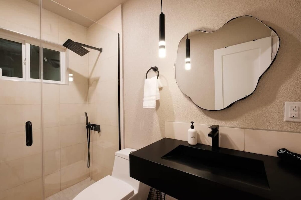 @ Marbella Lane - Moon Designer Home Close to Jtnp
