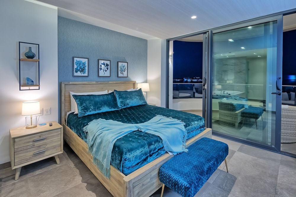 Luxury New Oceanfront Condo 5BR Sleeps 12