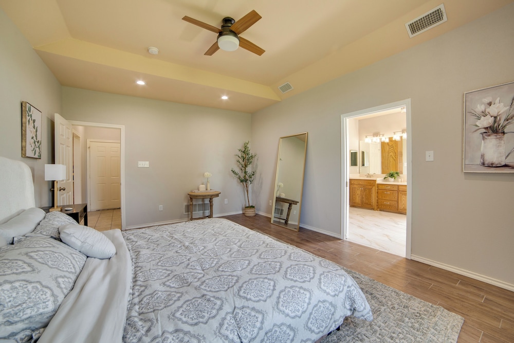 2 Mi to Lake Lavon: Countryside Retreat on 6 Acres