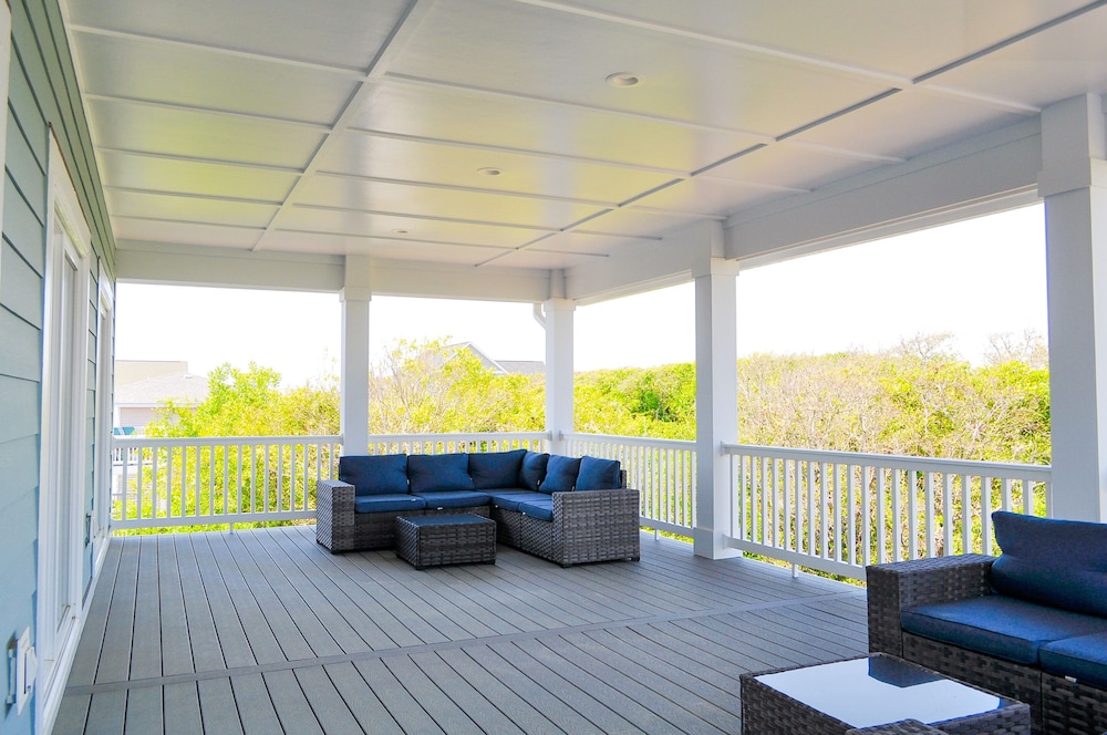 Anchors Aweigh by Topsail Realty