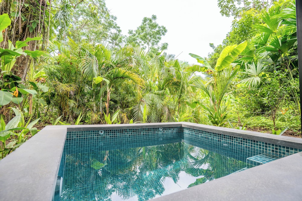 Raya Bungalow