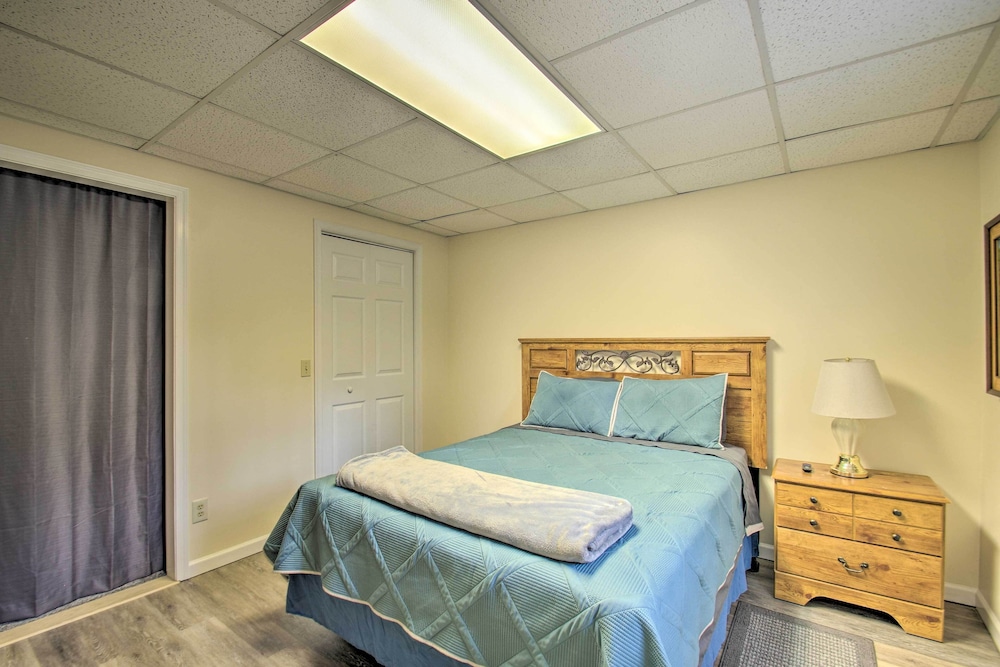 17-seat Theater, Hot Tub & Game Room: Ideal Home! view 4