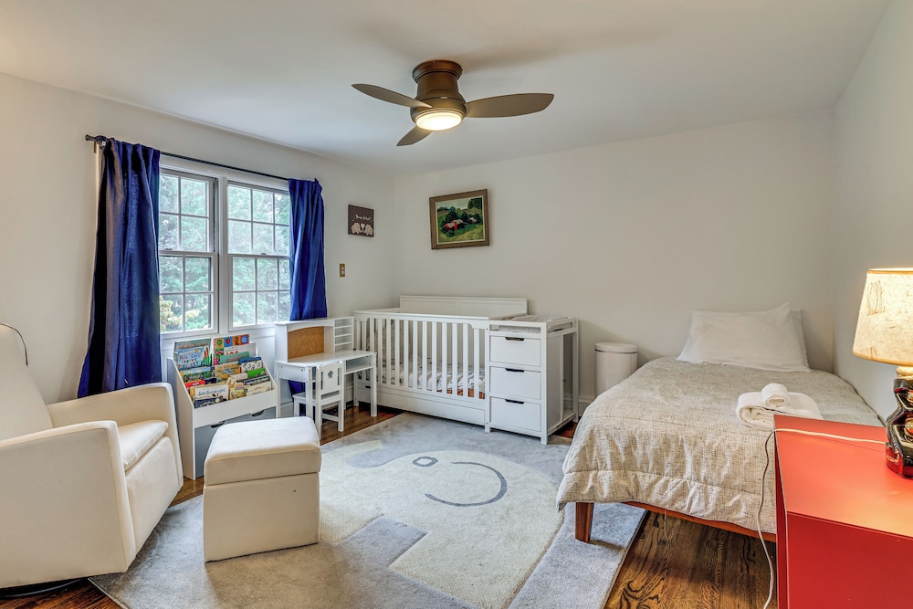 Easy Train Access to Nyc! Elegant Family Retreat