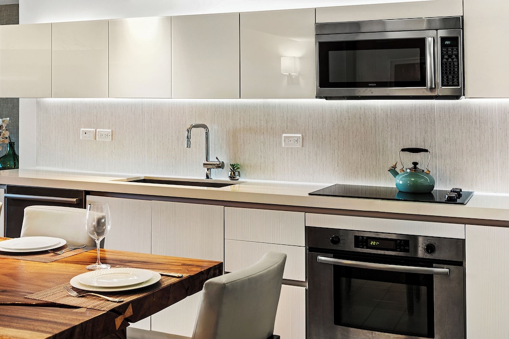 Luxury Vacation Rentals at 1 Hotel & Homes by LRMB