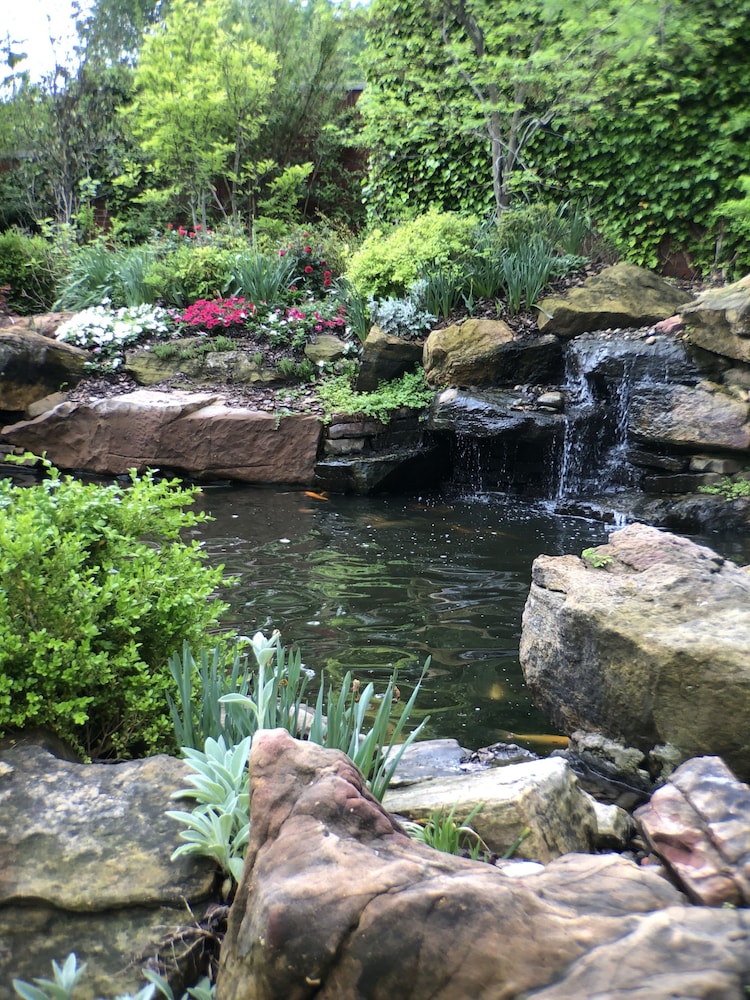 Dominion Gardens and Hotel