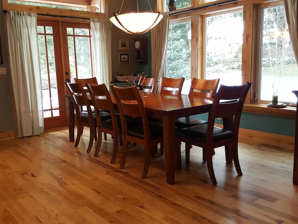 Copper Creek Inn at Mt Rainier