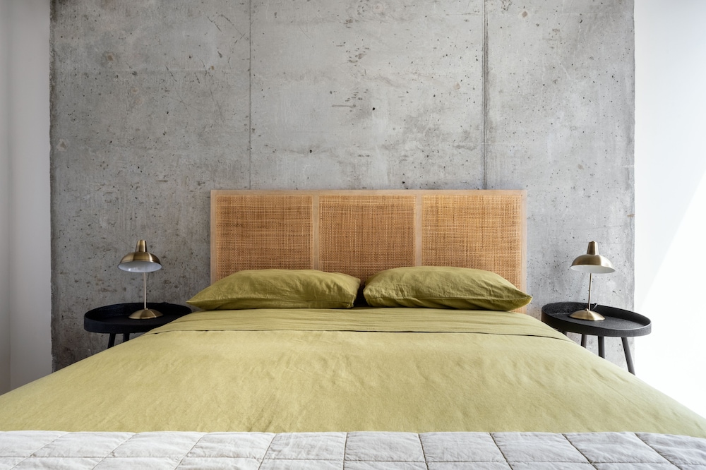 Elegant Studios and Apartments Montreal
