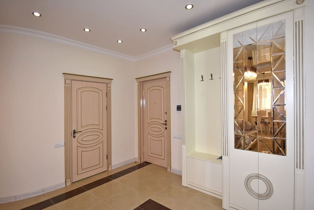 Apartments by Luxe Group AM422