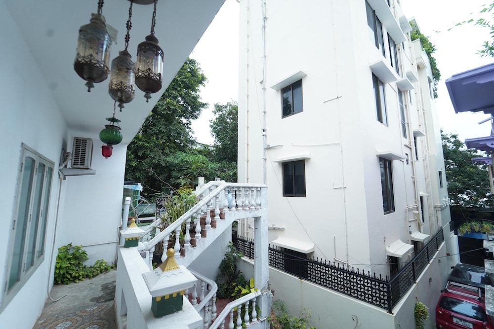 Blue Horizon Apartment 2bhk Nr Marina Beach