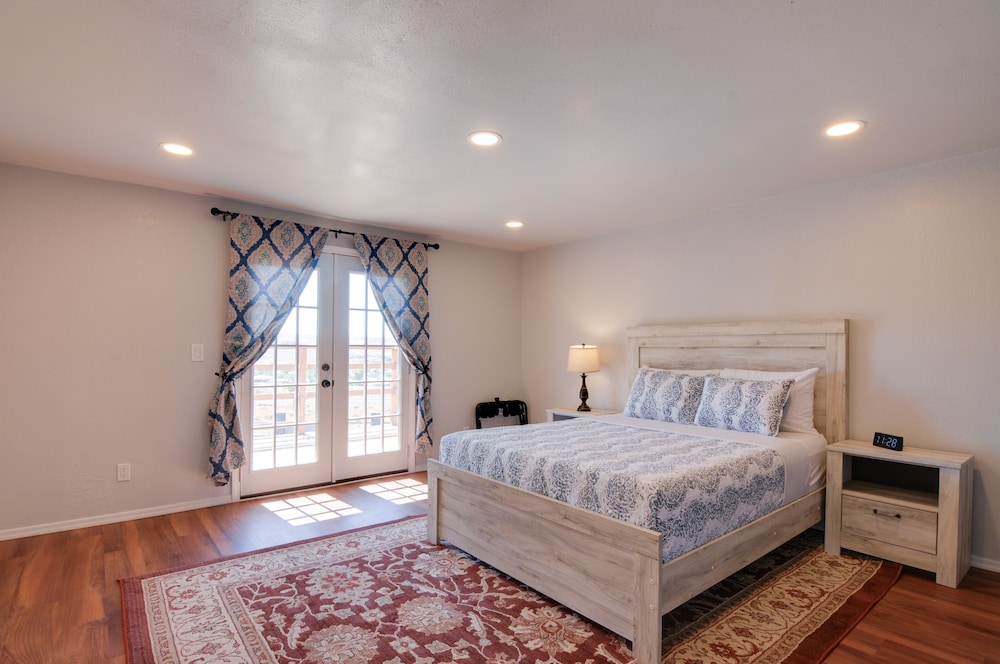 Picturesque Page Home Near Lake Powell & Hiking!