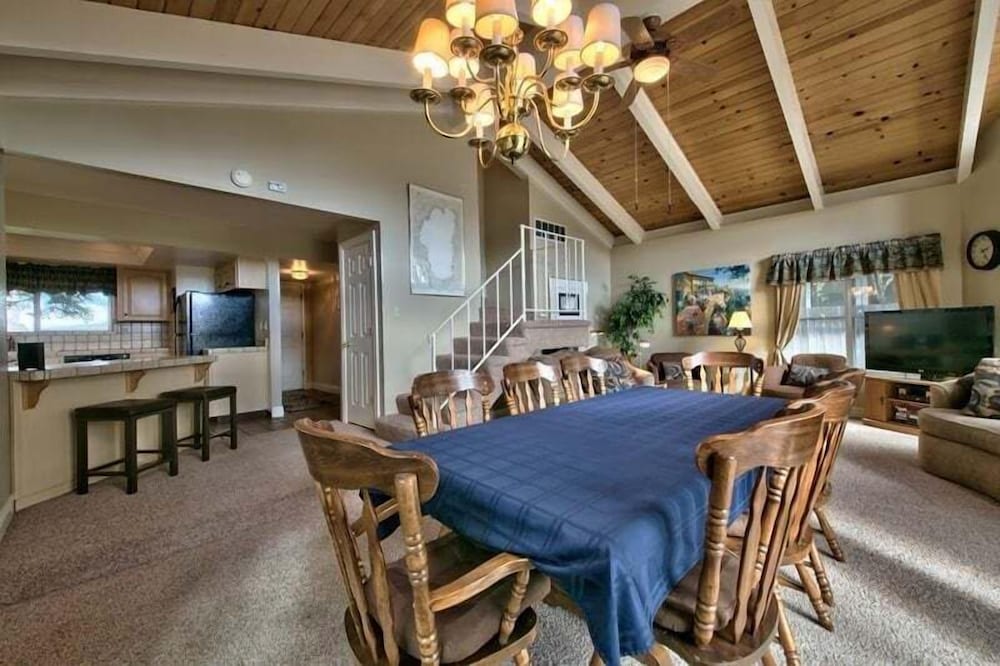 1673 Venice Drive 4 Bedroom Home