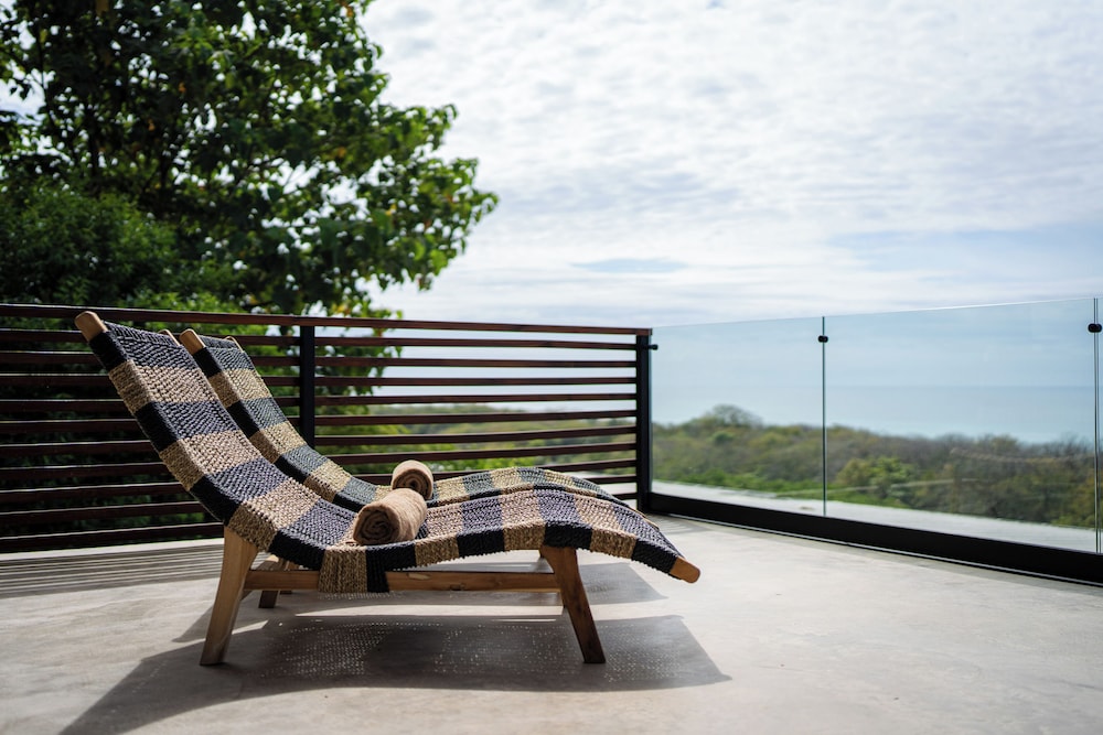 Sea View Paradise Retreat by Sea N' Rent
