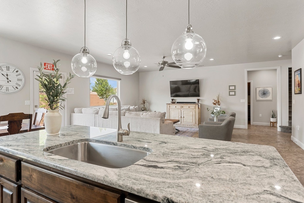 Lakeside Oasis At Sand Hollow 4 Bedroom Home