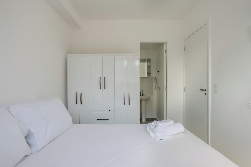 Complete Stay With Pool, Near the Metro and Praca da Se APS
