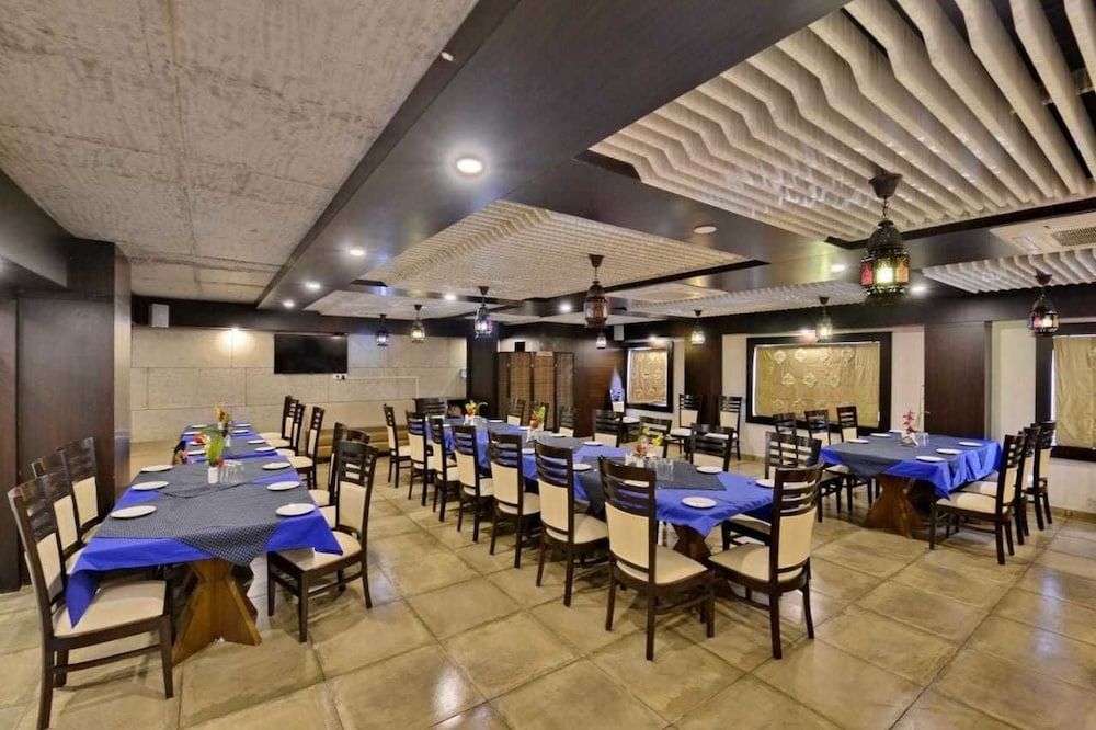 Hotel puneet international
