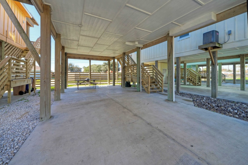 2 Homes, Sleeps 16, Shared Pool+boat Dock Laguna Village Serenity by Avantstay