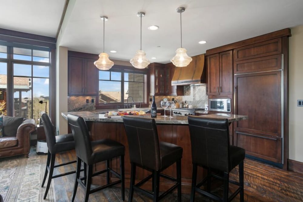 Arrowleaf Lodge- Three Bedroom Residence #307 3 Condo