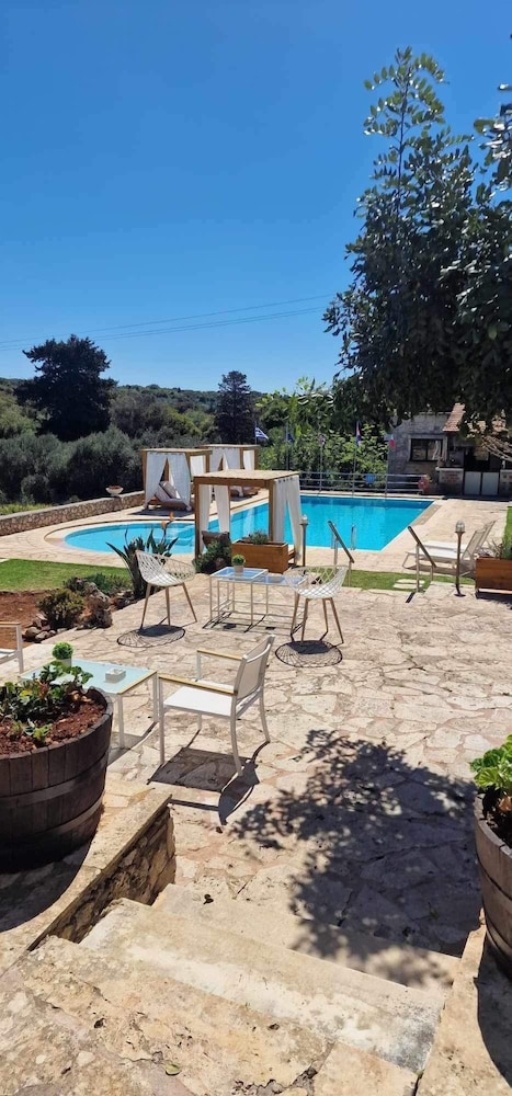 Elianthos Villa