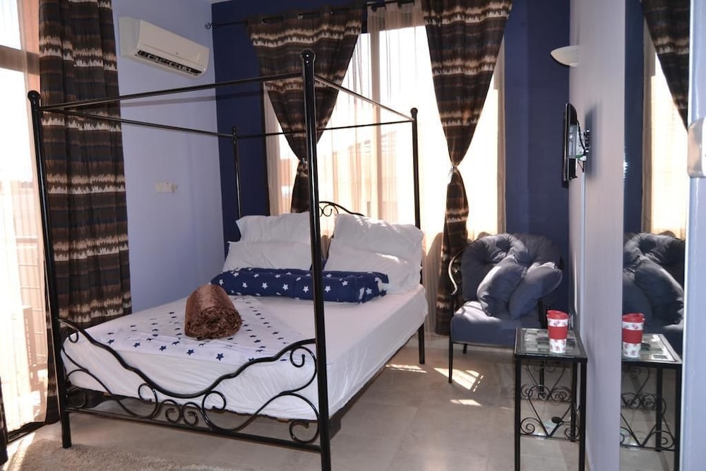 Homeabroad Ensuite Apartment