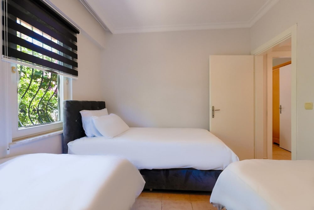 Peaceful Flat With Shared Pool in Camyuva Kemer view 5