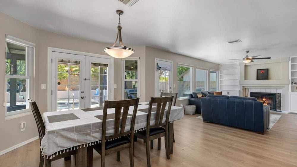 North Phoenix 4 Bdrm Vacation Home W/pool & Games!