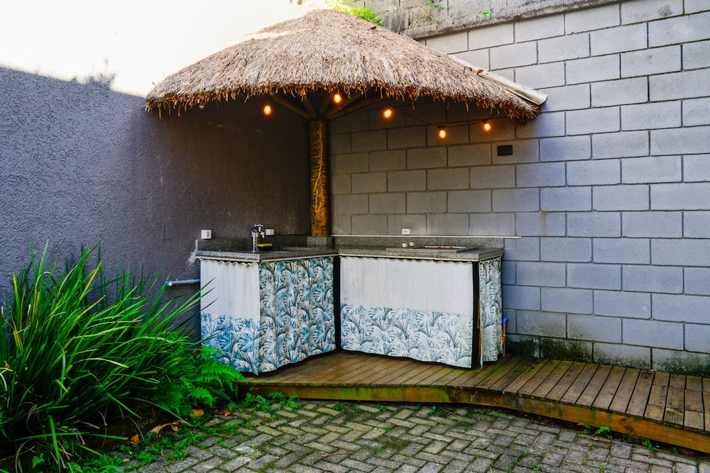 Casa c Piscina a 150m da Praia de Boi Ucanga