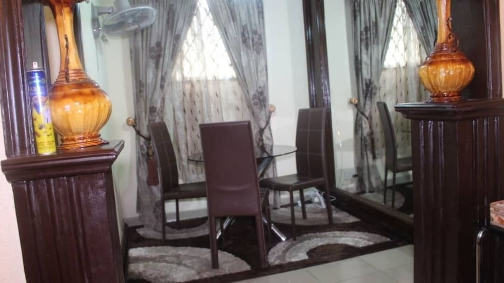 Tobby Royal Suites view 3