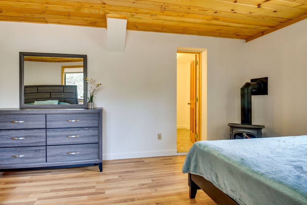 Pine Mountain Club Cabin w/ Community Pool! view 3