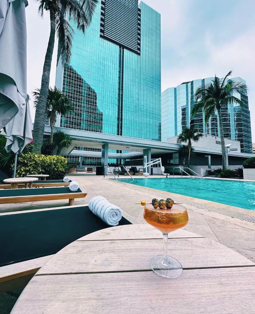Brickell Sea View 2BR Free Parking by Palermo Home