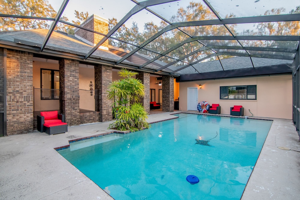 Tampa Vacations - Convenient Tampa Home: Lanai, Pool - Property Image 16