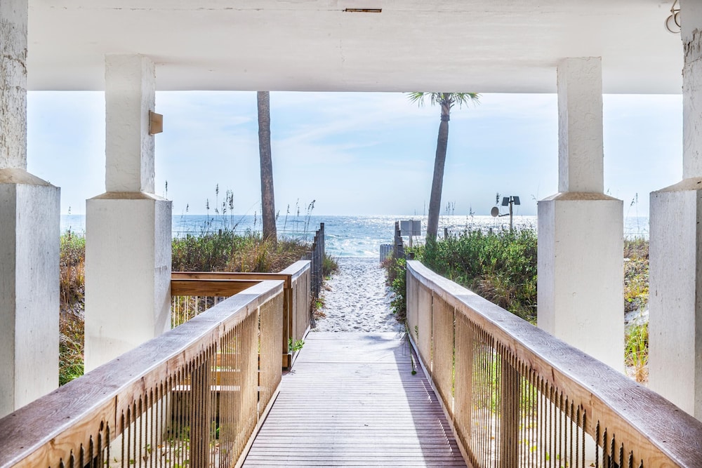 Leeward 308 at Edgewater